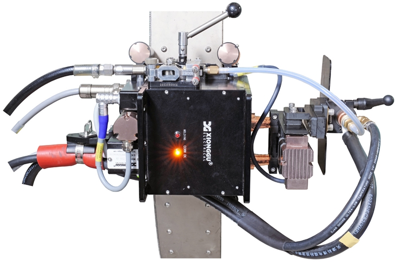 水管自動(dòng)焊機(jī).jpg 水管自動(dòng)焊機(jī).jpg