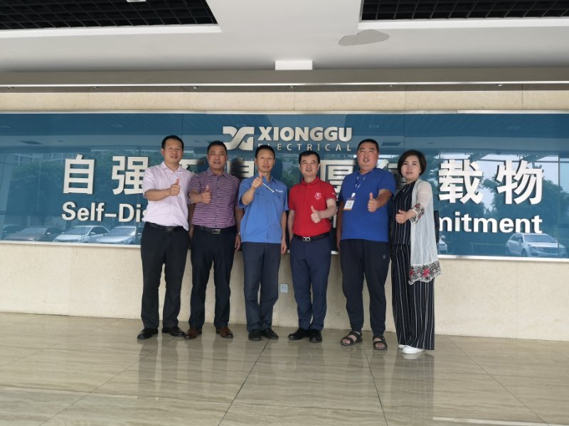 管道自動焊接機生產廠家領導接待牛商匯相關領導