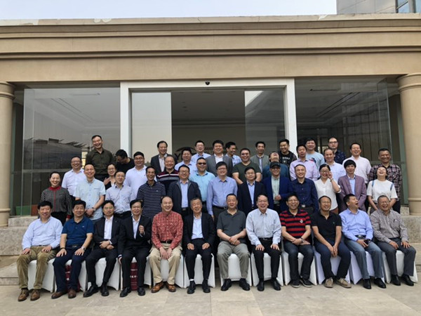 管道自動焊機廠家領導與“雙會”領導合影